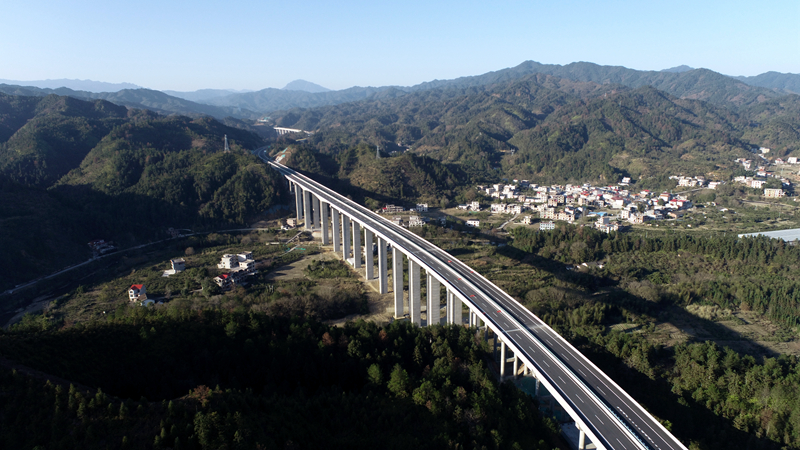 图5江西宜遂高速公路